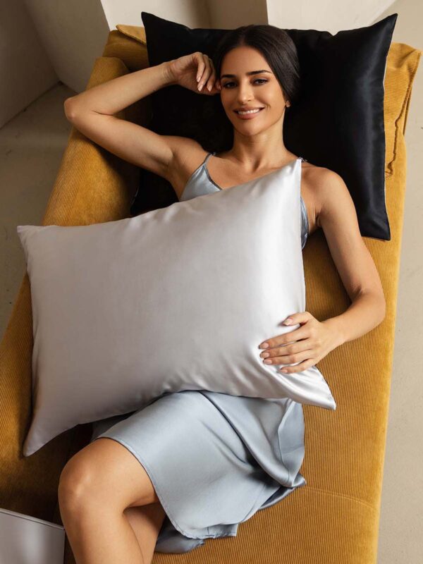 22momme 100% Mulberry Silk Pillowcase, Envelope Closure (Buy 3, Get 1 Free) - Image 3