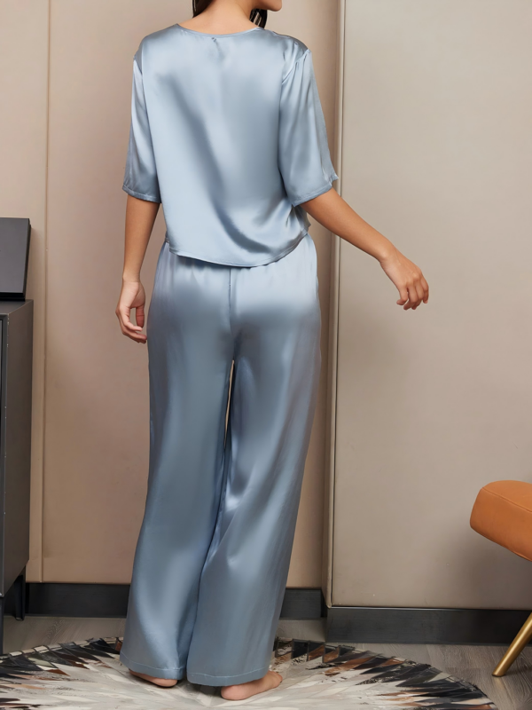 Women's Half Sleeve Round Neck 100% mulberry silk Pajamas Set - Image 3